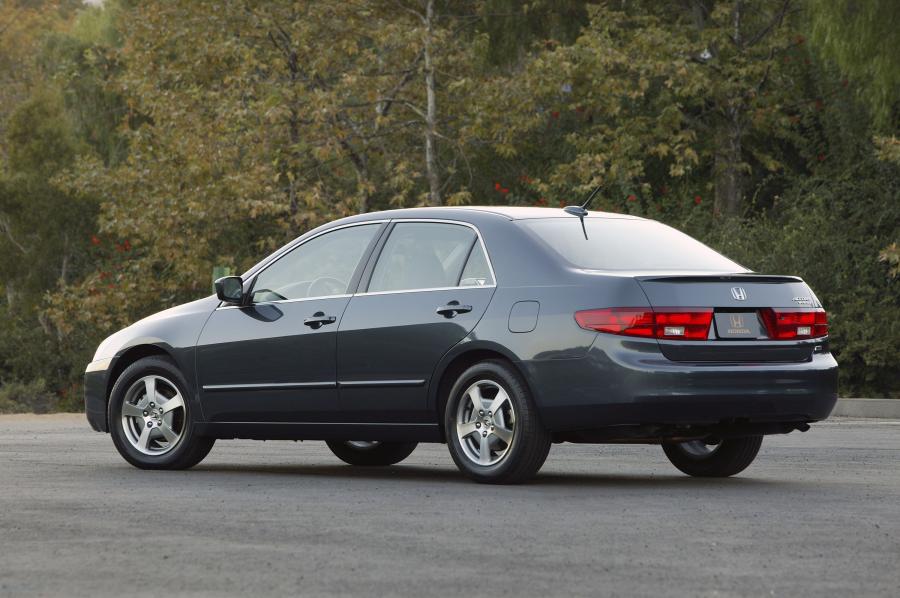  Honda Accord Hybrid America 2005 года  (фото 38 из 69)
